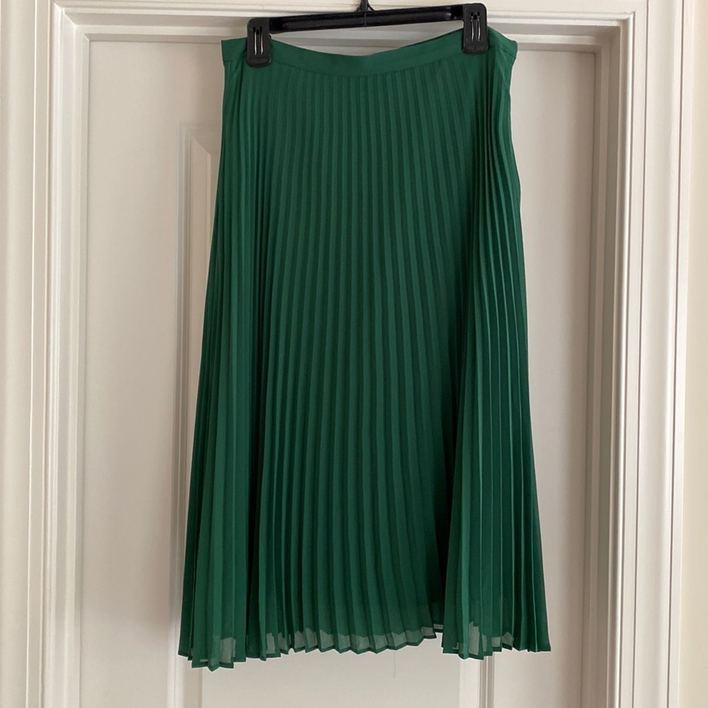 Pleated midi skirt